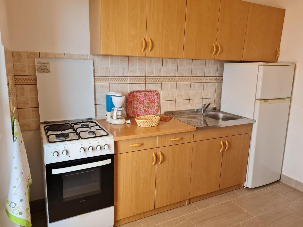 Apartments With A Parking Space Lun, Pag - 4062 Экстерьер фото